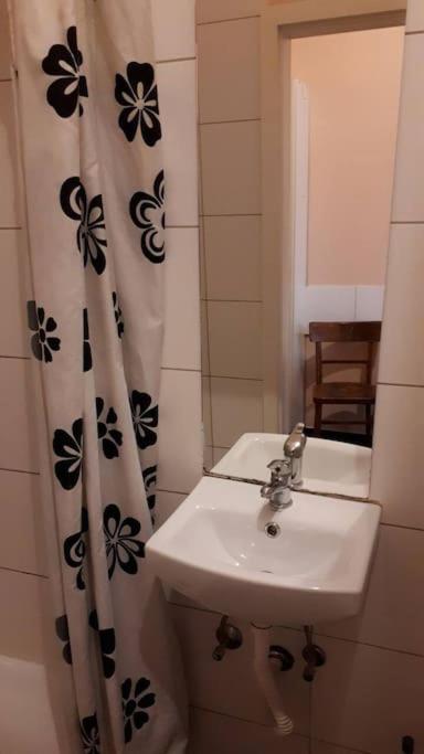 Simple Apartment 10 Minutes To Downtown 维也纳 外观 照片